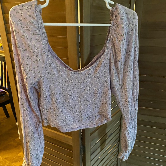 Hollister cropped top. Size large. - Picture 3 of 5
